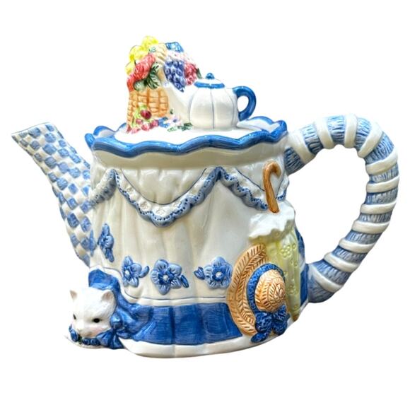 Avon Other - Avon Blue Rose Collection 1997 Kitty Flowers 18 oz Teapot-Adorable